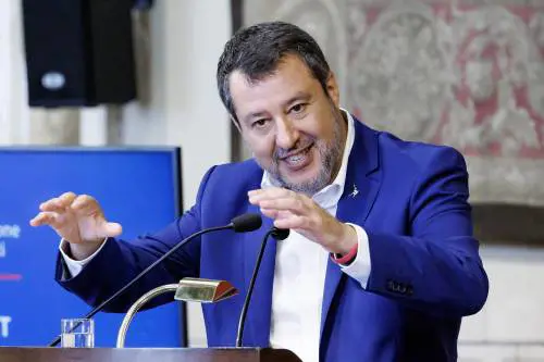 La sinistra va in tilt per il saluto di Salvini al diplomatico russo