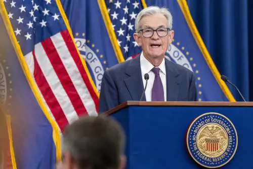 Fed, Powell cede sui tassi. Ma il taglio delude Trump