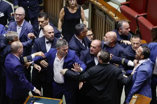 Riforma della giustizia, la rissa alla Camera dei Deputati