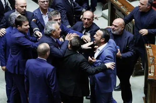 Terzo sì alla separazione delle carriere. E l'opposizione fa scattare la bagarre alla Camera: cosa è successo