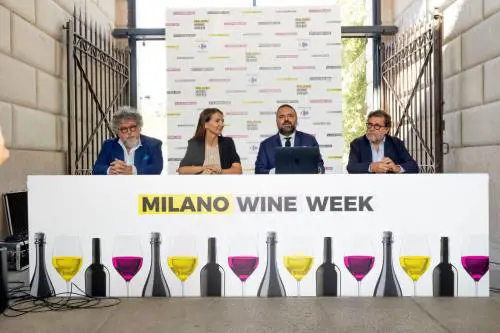 Torna la Milano Wine Week. La città alza i calici