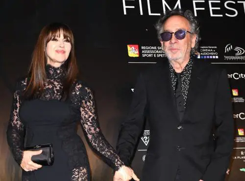  Monica Bellucci, le prime parole su Tim Burton dopo l'addio: Avrà sempre un posto unico nel mio cuore"
