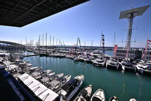 Mayday a Genova, la nautica di lusso affonda al Salone. E Venezia se la ride
