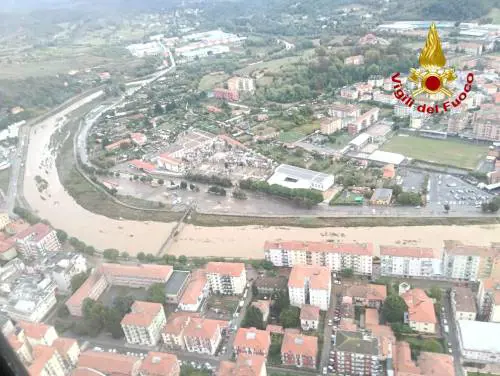 Un'ondata di maltempo colpisce il Nord: a Milano esonda il Seveso, frane in Liguria