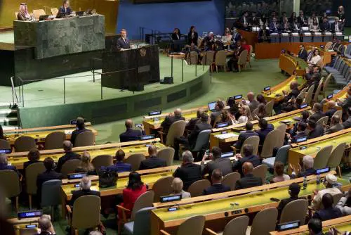 Nazioni Unite, lo show di Macron. "La Palestina è l'unica soluzione"