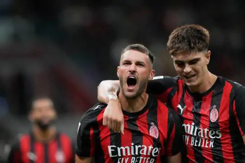 Il Milan è uno show. Risveglia Gimenez e accende Nkunku