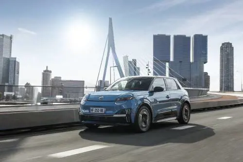 Nuova Nissan Micra elettrica, debutto europeo e prezzi da 18.500 euro con incentivi