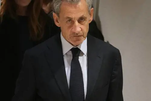 La cella di Sarkozy: 9 metri (con frigo)