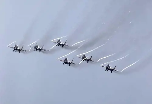 Droni e jet, Mosca provoca. "Se li abbattete è guerra"