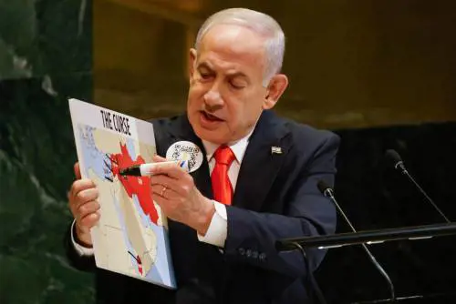 Netanyahu show all'Onu. "Finire il lavoro a Gaza". In aula fischi e proteste