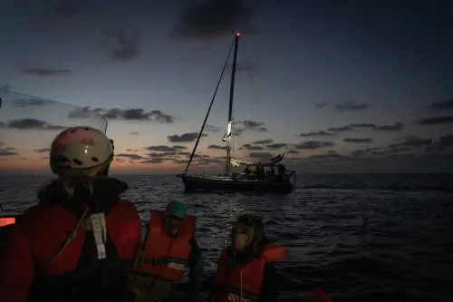 La Flotilla ci piglia in giro, Scotto facce ride e i Pro Pal: quindi, oggi…