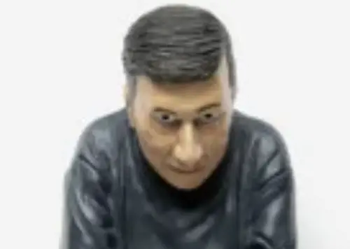 Tutti a caccia delle statuette di Cattelan