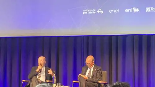 L’intelligenza artificiale a 5 anni, le potenzialità per il futuro: intervista a Valditara