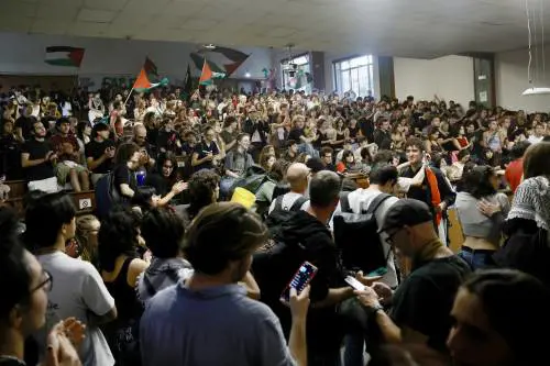 Corteo pro Pal alla Sapienza: occupata la facoltà di Scienze politiche