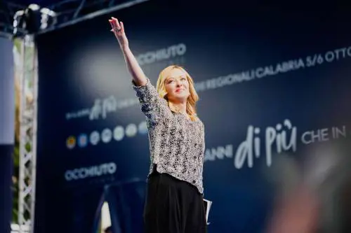 "L'opposizione voti con noi sulla pace"