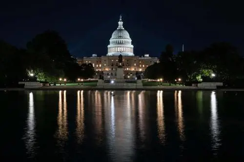 Stati Uniti in shutdown: lo scontro politico congela i servizi federali: cosa può accadere adesso