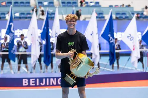 Atp Pechino, Sinner vince il titolo: Tien dominato con un doppio 6-2