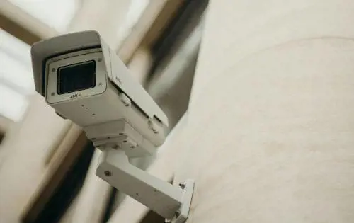 Telecamere private in condominio: l’assemblea non può ordinarne la rimozione