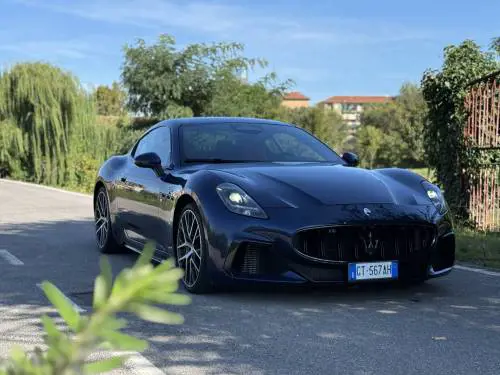 Maserati Granturismo Trofeo: brivido italiano con 550 CV, il video in pillole