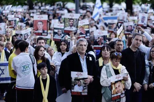 Hamas disponibile al disarmo. Netanyahu già aspetta i rapiti