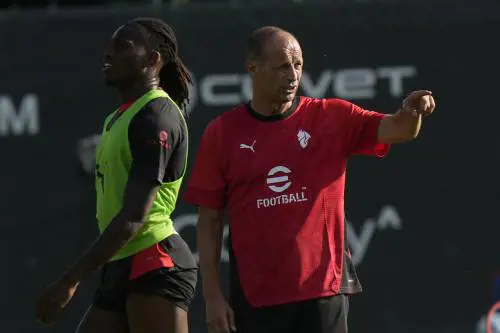 Allegri contro Leao, è rottura? Cosa succede nello spogliatoio del Milan