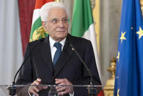 Mattarella apre la "guerra dei santi"