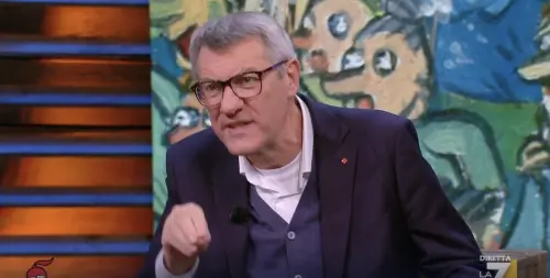 "Perché scioperate di venerdì?". E Landini sbotta da Floris