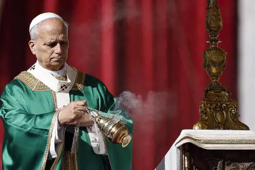 La priorità del Papa: "Amiamo i poveri"