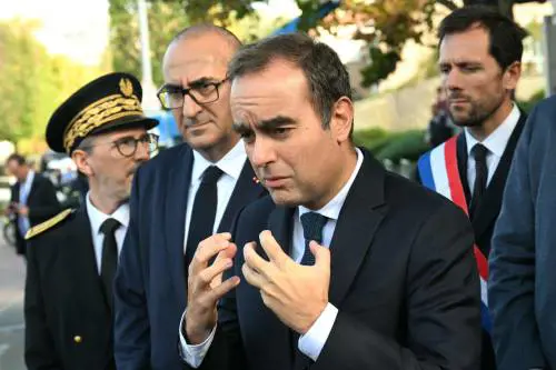 Caos Francia, i paletti di Lecornu. "Non sarò prigioniero dei partiti"