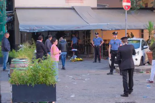 Palermo, tenta di sedare una rissa ma viene ucciso. Preso il presunto killer