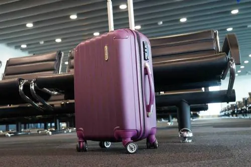 Bagaglio gratis fino a 7 kg, in arrivo la nuova regola per chi viaggia in aereo