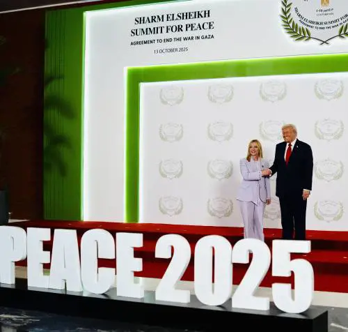 Summit su Gaza in Egitto, la soddisfazione di Meloni: "Giornata storica, fiera che l'Italia ci sia"