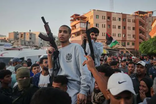 Nella Striscia è guerra civile. Hamas e gli altri gruppi armati il vero ostacolo per la tregua