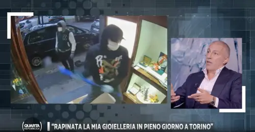 Rapinato in pieno giorno, il racconto choc: "Sono bastati 40 secondi, nessuno ha fatto nulla"