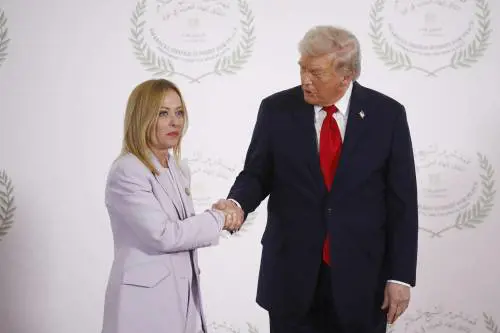 Trump, asse con Meloni. "Fa un lavoro incredibile"