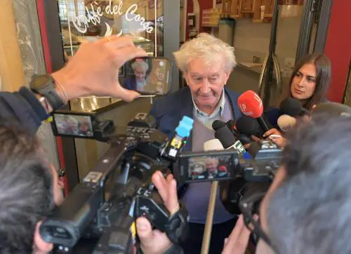 Complottismi, teoremi, gaffe: ora Sempio scarica l'avvocato Lovati