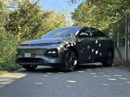 Xpeng G6 RWD: il SUV cinese che guarda dritto a Tesla