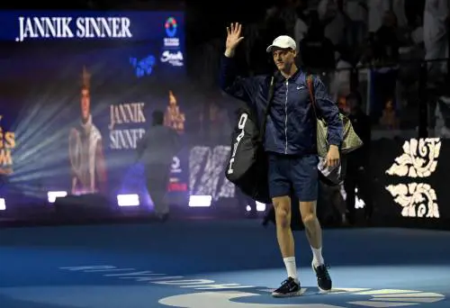 Six Kings Slam, perché la finale Sinner-Alcaraz si gioca domani (e non oggi)