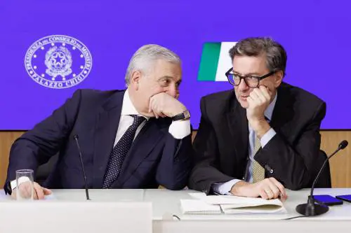 Casa, tensioni sugli affitti brevi. Tajani chiede correzioni subito