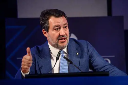 Lega, ritorno in Bellerio per trovare la quadra. Salvini chiede unità: "In Veneto una vittoria"
