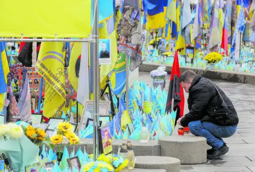 Trump frena Kiev: "Non vincerà". E ora l'Europa blocca il gas russo