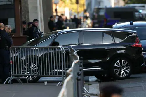 Gli ultimi momenti di libertà di Nicolas Sarkozy
