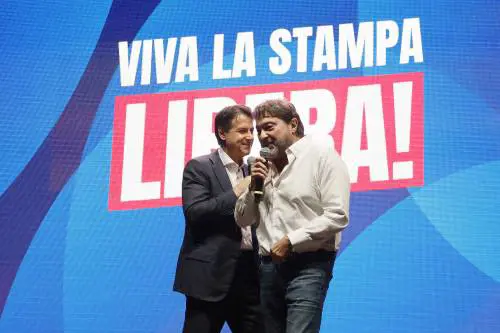 Il sit-in per Ranucci diventa anti-governo. "Italia Paese malato"