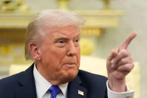 Nuove sanzioni Usa a Mosca. Trump: "Saranno pesanti. Incontrerò Putin, ma ora non è opportuno"