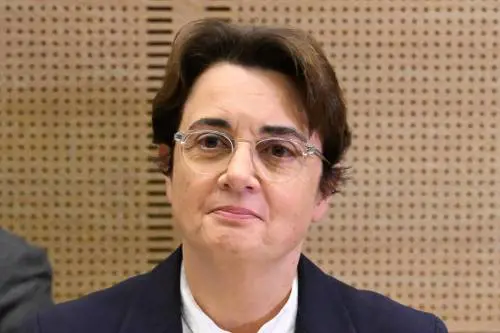 Il Louvre riapre ed è preso d'assalto dai turisti. La direttrice: "Il furto? Un terribile fallimento"