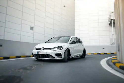 Mancano i processori: Volkswagen spegne Golf