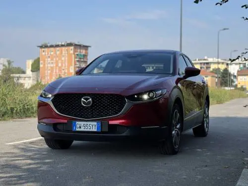 Mazda CX-30 2025: come va e come cambia il crossover ibrido giapponese