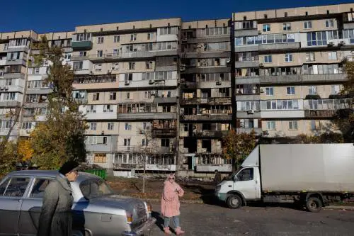 Kiev sotto attacco, ancora vittime civili. Giallo Pokrovsk, i russi: "È accerchiata"