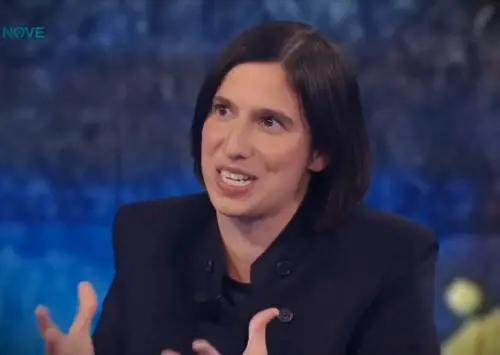 "Una testimonianza vivente...". "Non parliamo dei presenti". La figuraccia di Schlein da Fazio