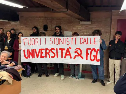 "Fuori i sionisti dall'università". I Pro Pal impediscono a Fiano di parlare alla Ca' Foscari